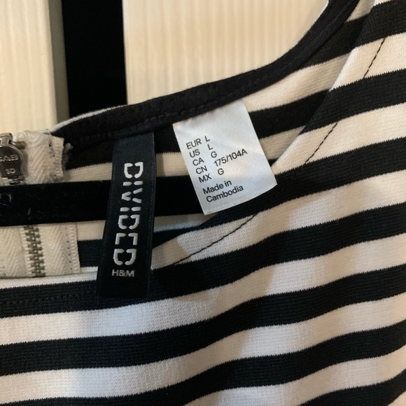 Black and white striped dress - Picture 3 of 3